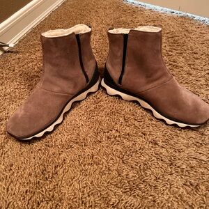 Sorel  fleece lined Ankle snow boots